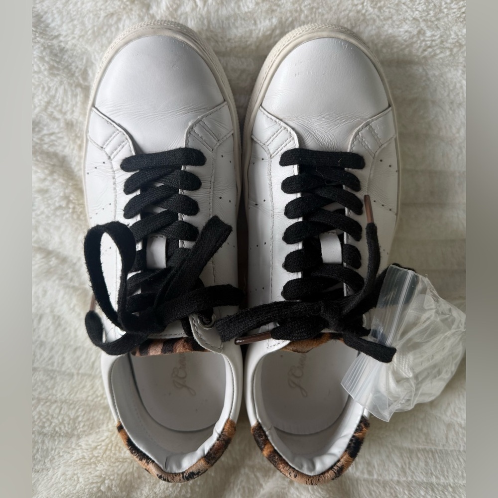 Women’s J Crew White Leather Sneakers w/ Leopard Accent “Saturday Sneakers” Sz 7 - Picture 3 of 7